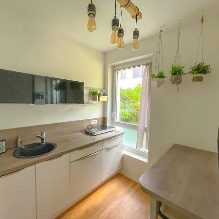 Apartment Parisian Duplex: Modern 4-bed Near Metro With Wi-fi & Parking *