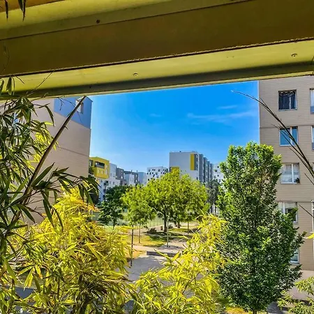 Apartment Parisian Duplex: Modern 4-bed Near Metro With Wi-fi & Parking Nanterre