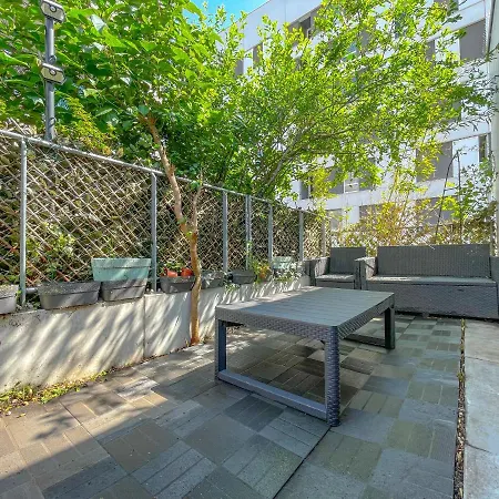 Parisian Duplex: Modern 4-bed Near Metro With Wi-fi & Parking Apartment *