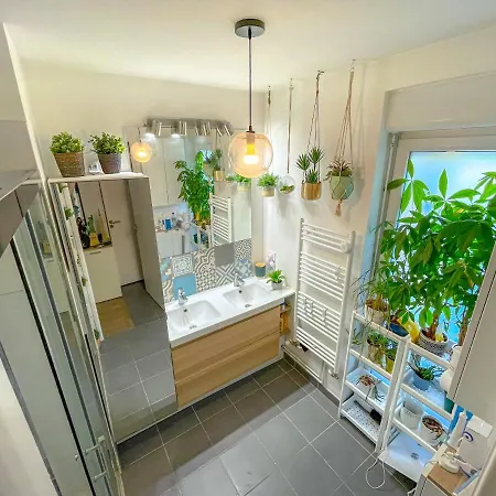 Parisian Duplex: Modern 4-bed Near Metro With Wi-fi & Parking Nanterre
