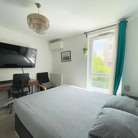 Splendid Modern Duplex With 4 Bedrooms, Very Close To Paris, Metro 