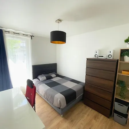Splendid Modern Duplex With 4 Bedrooms, Very Close To Paris, Metro 