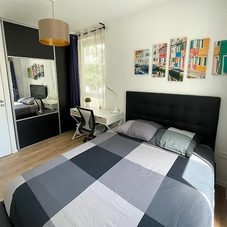 Parisian Duplex: Modern 4-bed Near Metro With Wi-fi & Parking * Nanterre